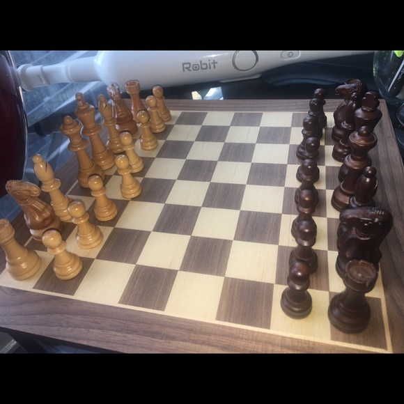 HANDCRAFTED WOODEN CHESS BOARD - Picture 2 of 3